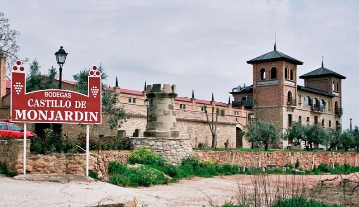 Bodegas Castillo de Monjard�n