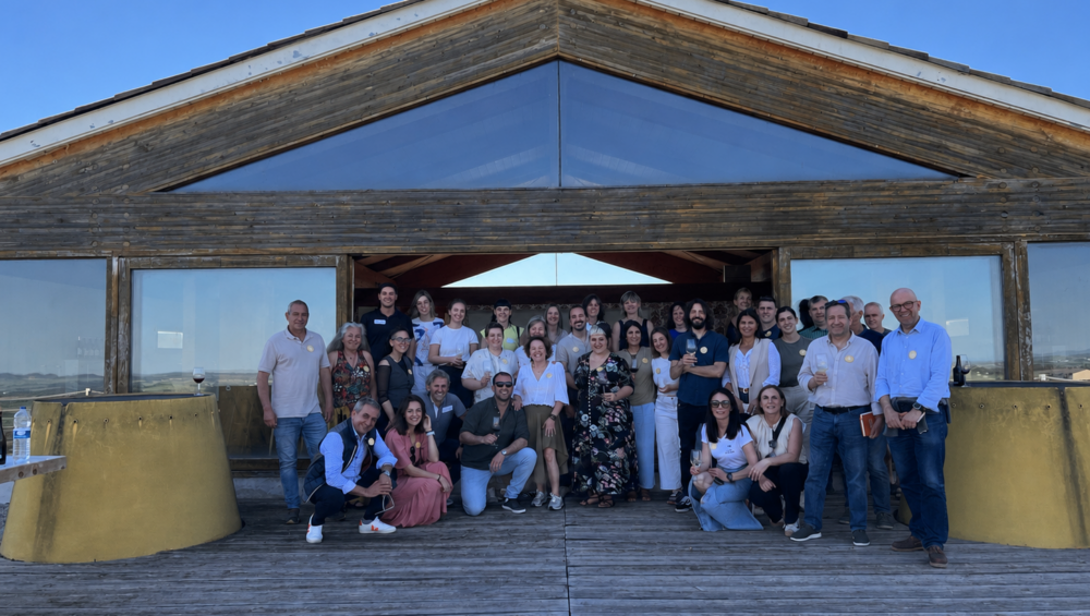 Grupo de participantes en la presentación del Club de Producto Enogastronómico en Dicastillo