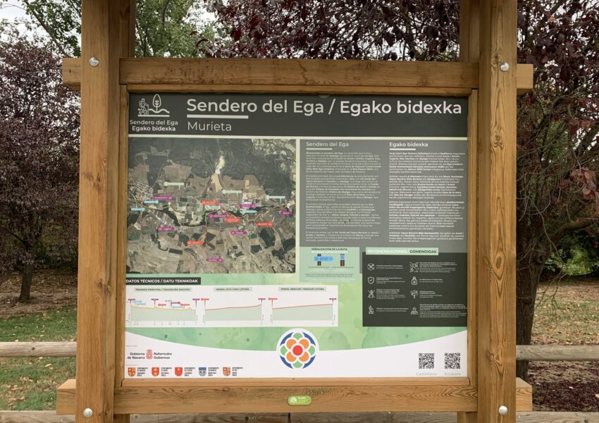 Panel informativo nuevo sendero del Ega en Tierra Estella